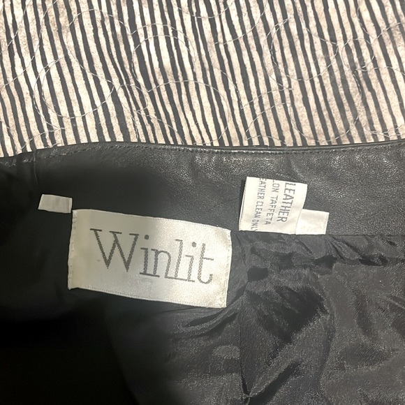 Winlet leather skirt. Black. Size 7/8 - Picture 5 of 6